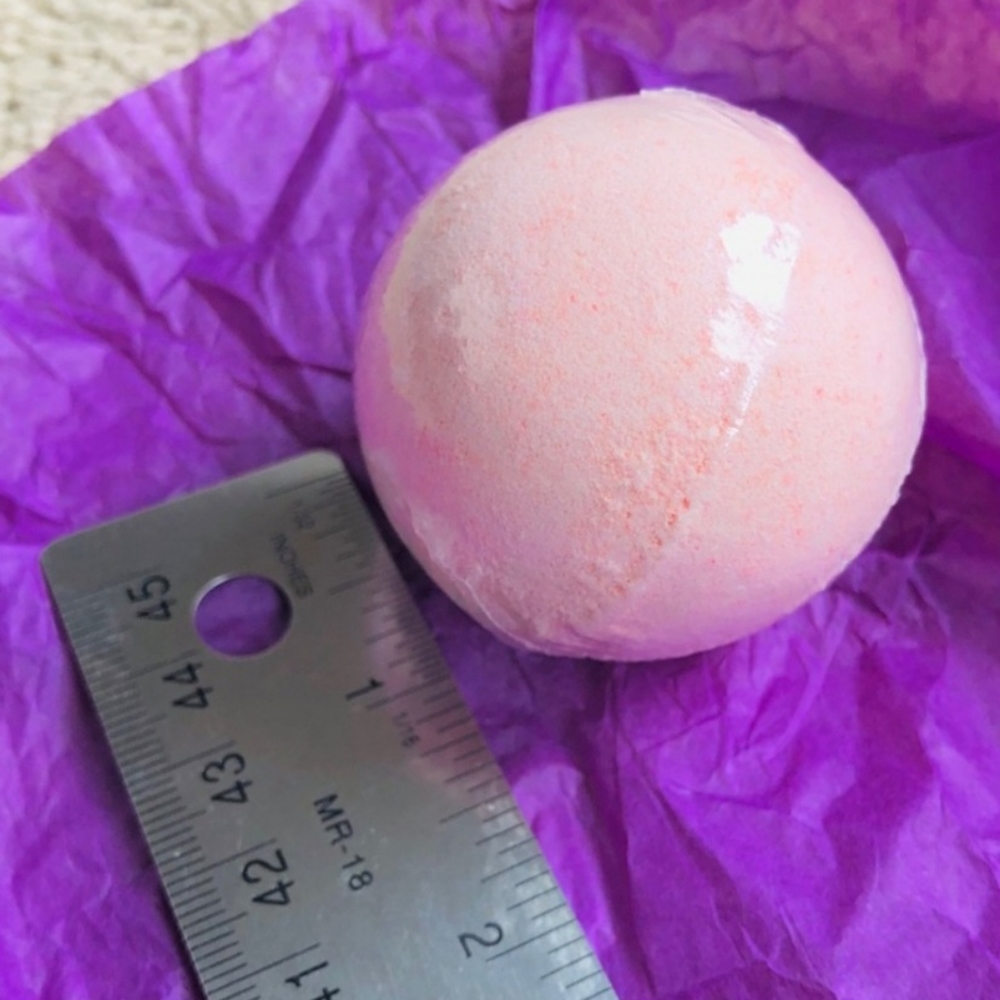 💜High Quality Shower Cap w/ Bath Bomb💜 - Picture 5 of 6